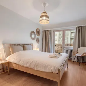  Appartement Beautiful Spacious 100m From The With 2 Terraces & Private Garage Box België