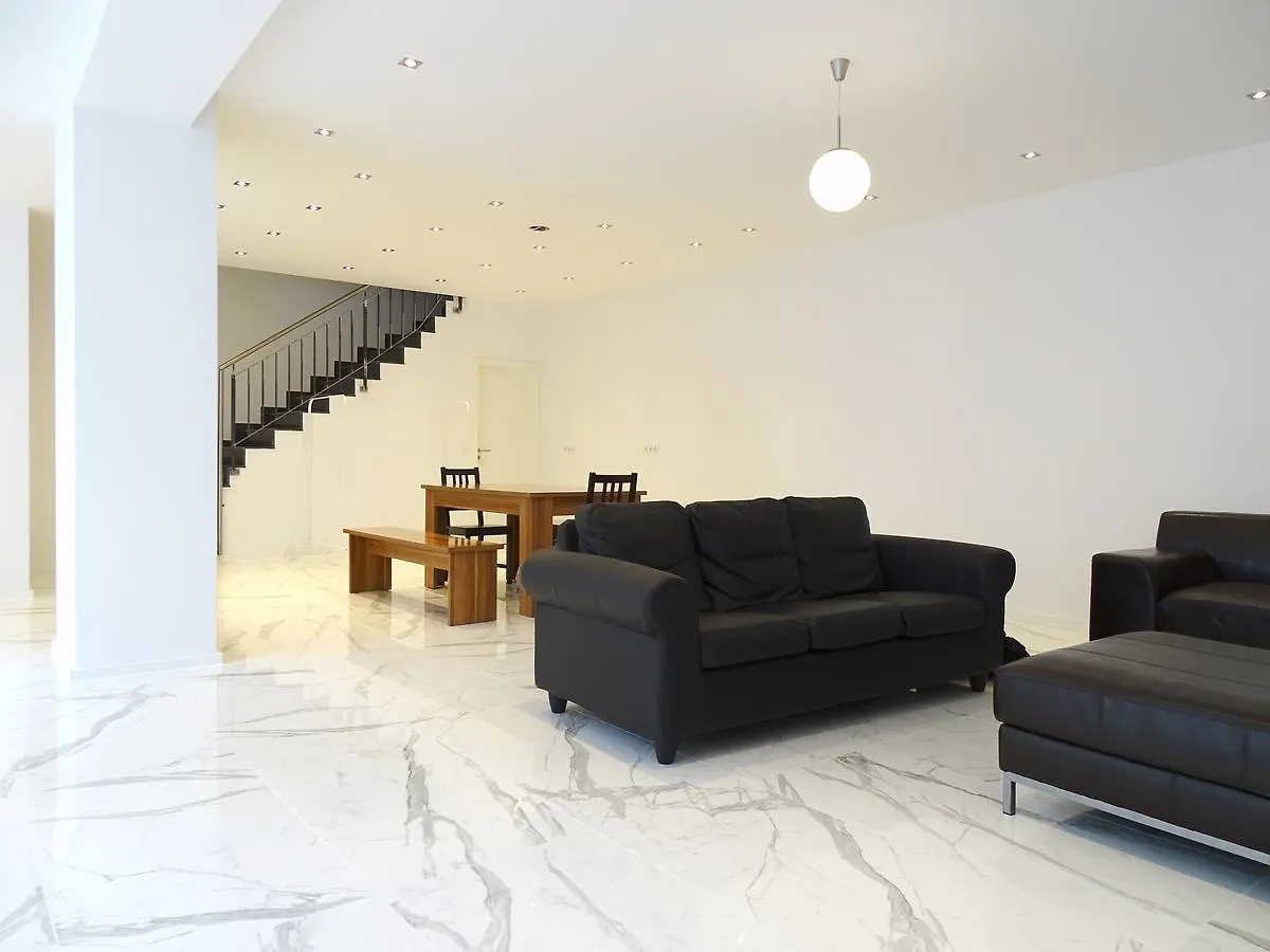Avi City Apartments Kinghouse Dusseldorf Germany